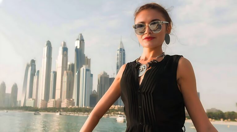 Can You Wear Sleeveless Tops in Dubai?