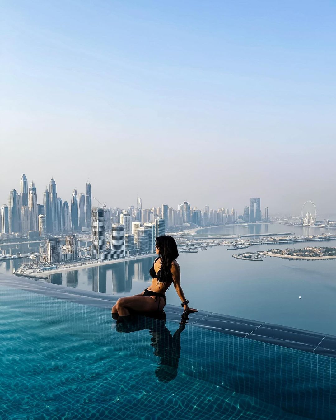 AURA Skypool Lounge in Dubai